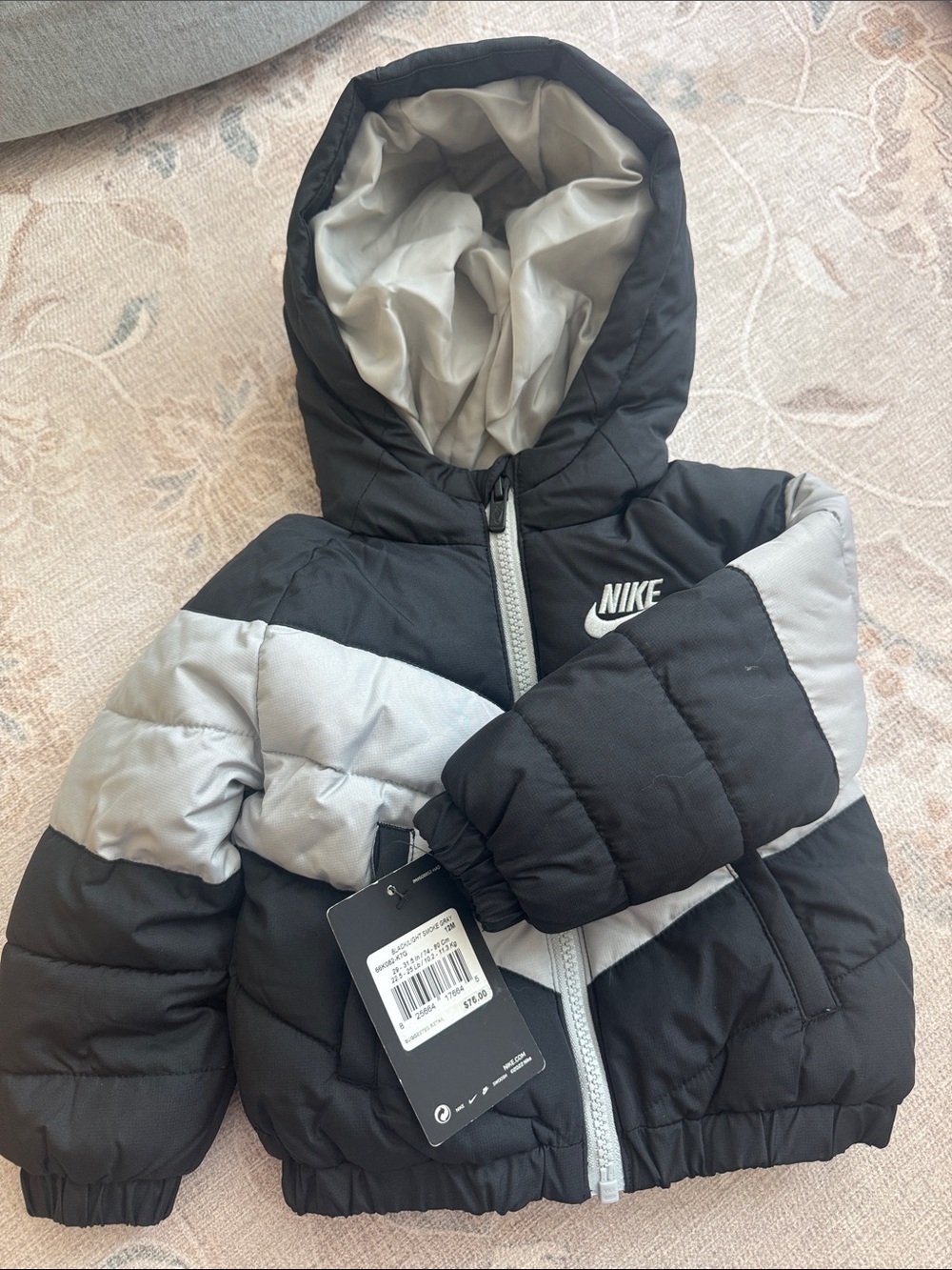 New Nike Kids Hooded Colorblock Puffer Jacket in Black and Light Gray 12month